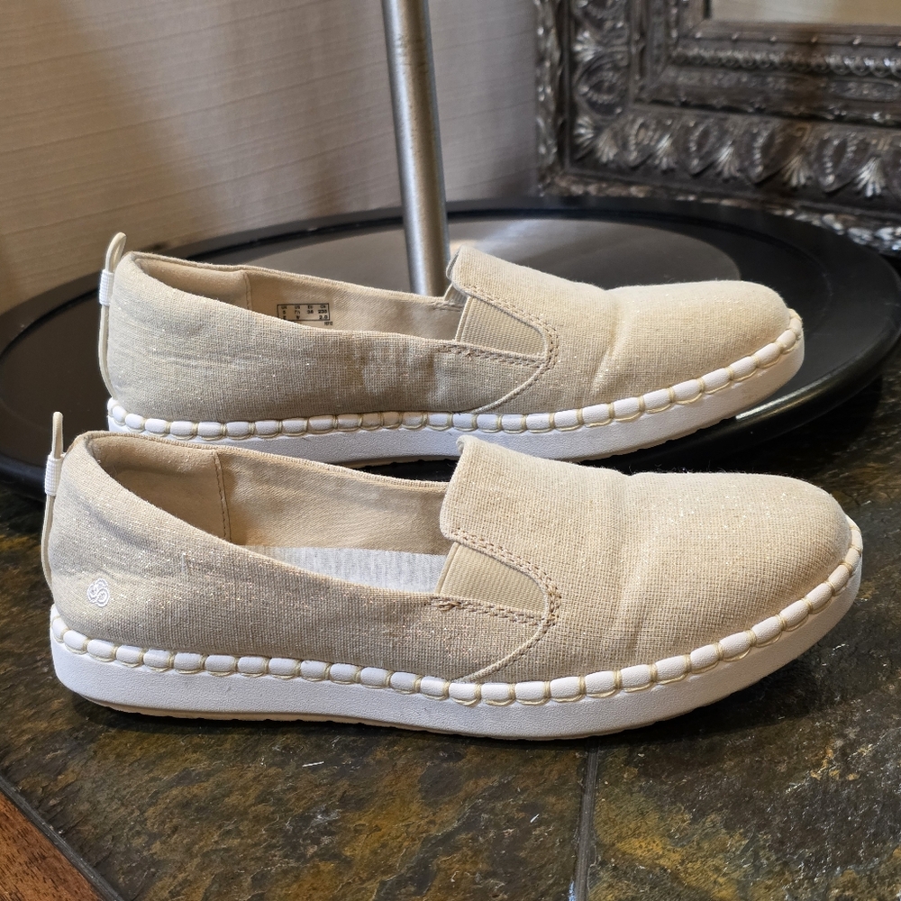 Clarks Cloudsteppers Slip-On Loafers/Flats - Soft Gold Shimmer - Sz 7.5W - Picture 3 of 8